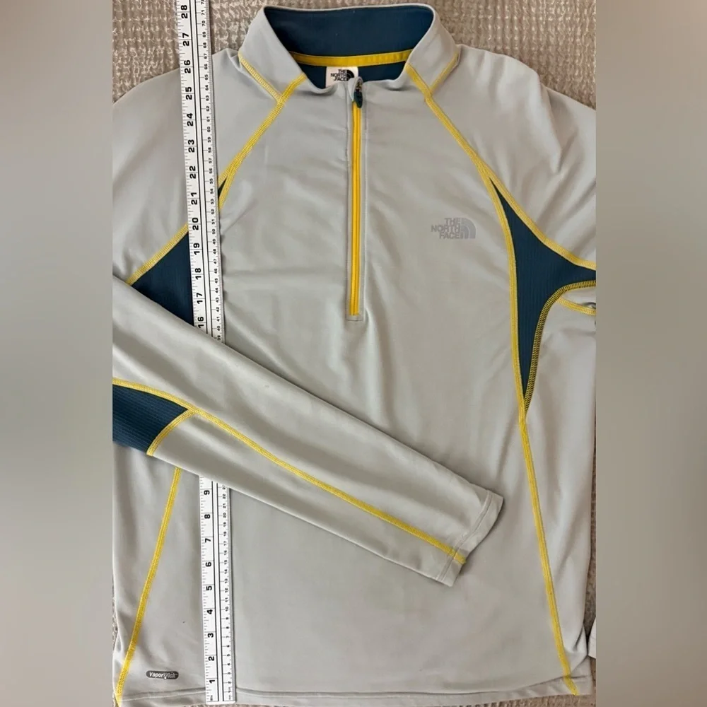 The North Face 🏔️ VaporWick Men’s Quarter Zip Performance Pullover M